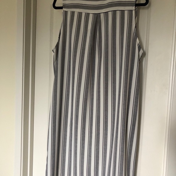 Lush Dress - Picture 2 of 4